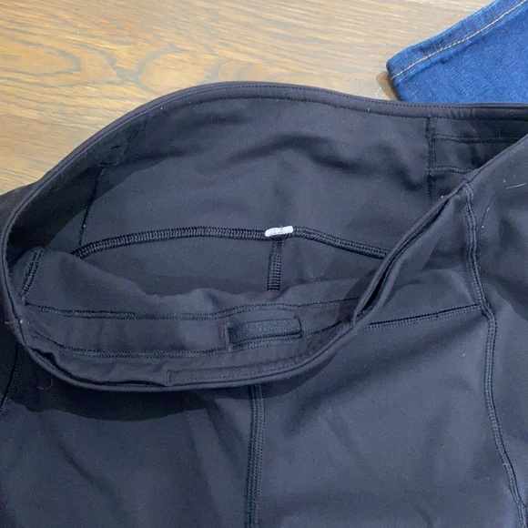 Black lulu lemon leggings - Picture 2 of 3